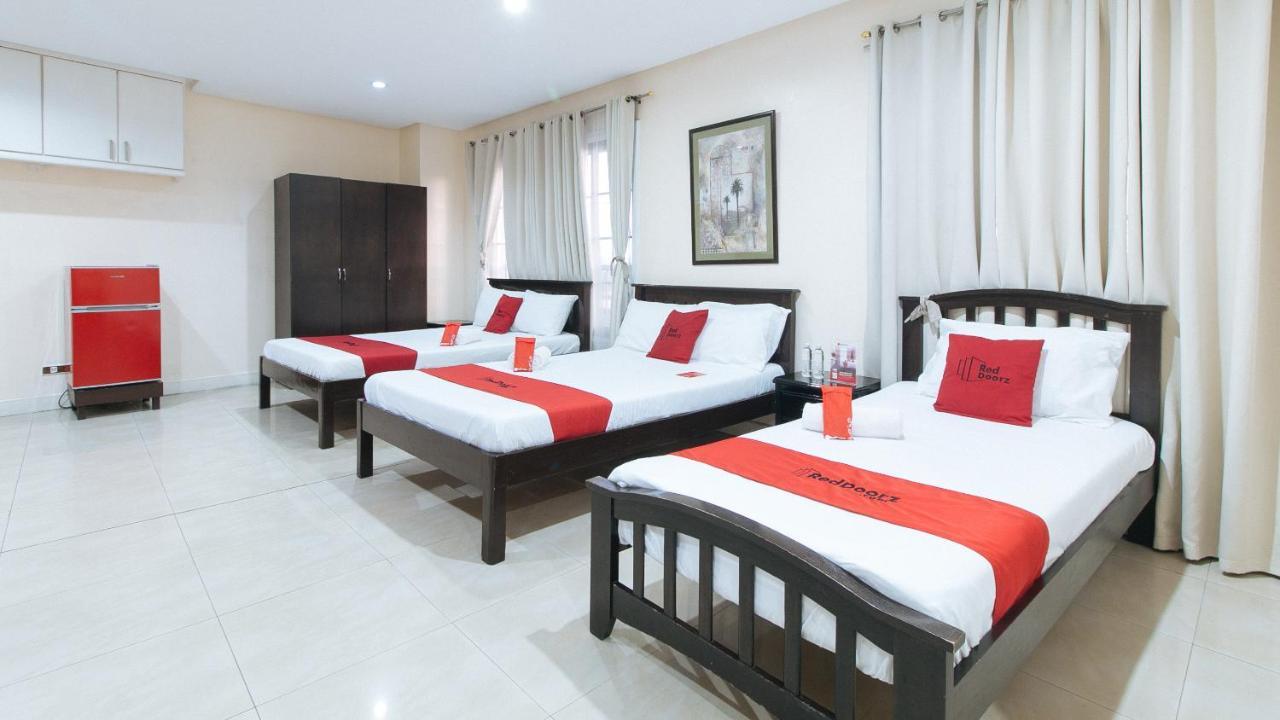 Reddoorz Plus @ Better Living Paranaque Paranaque City Esterno foto