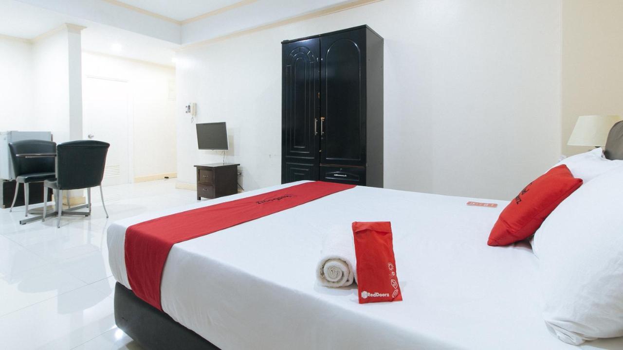 Reddoorz Plus @ Better Living Paranaque Paranaque City Esterno foto