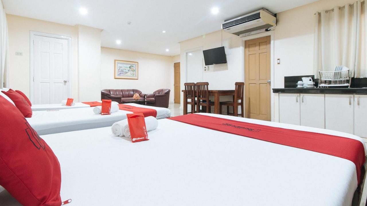 Reddoorz Plus @ Better Living Paranaque Paranaque City Esterno foto