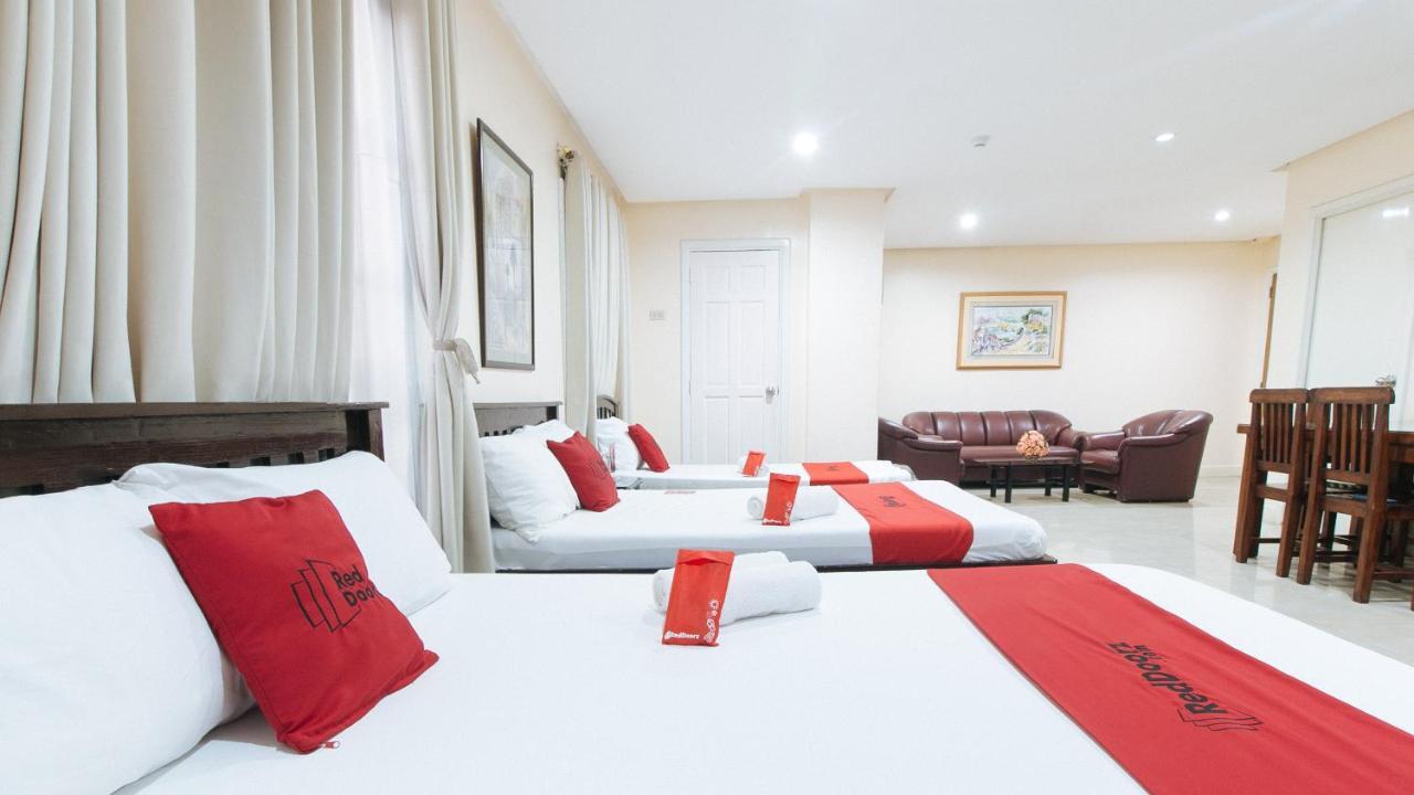 Reddoorz Plus @ Better Living Paranaque Paranaque City Esterno foto
