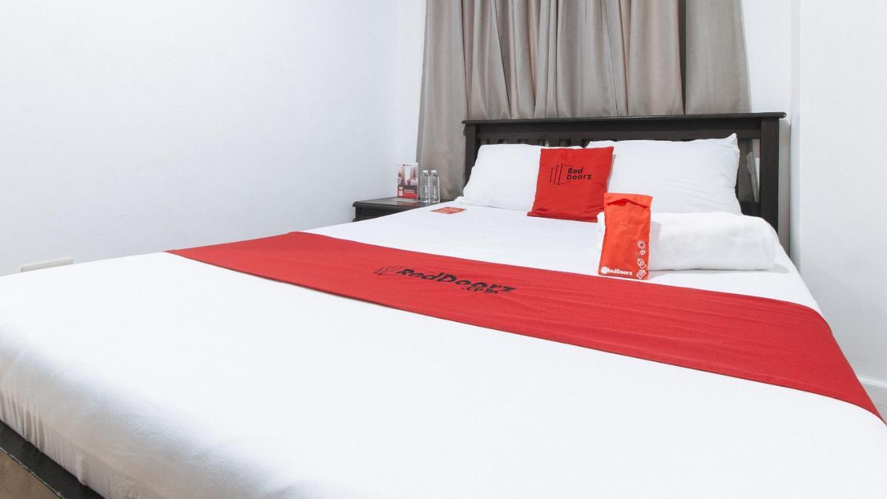 Reddoorz Plus @ Better Living Paranaque Paranaque City Esterno foto