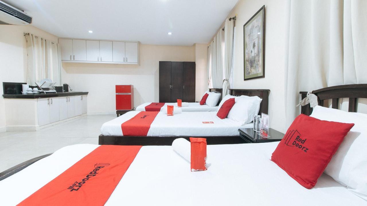 Reddoorz Plus @ Better Living Paranaque Paranaque City Esterno foto