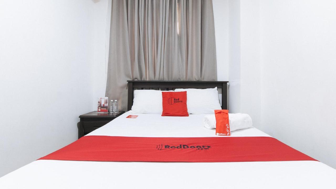 Reddoorz Plus @ Better Living Paranaque Paranaque City Esterno foto