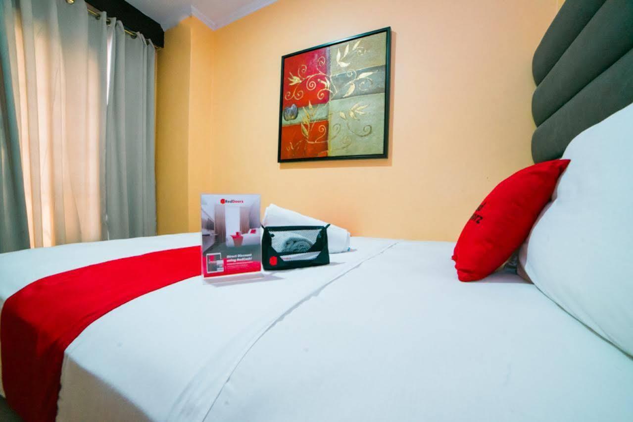 Reddoorz Plus @ Better Living Paranaque Paranaque City Esterno foto